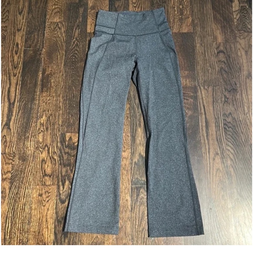 Lululemon groove flared leggings size 4 color gray